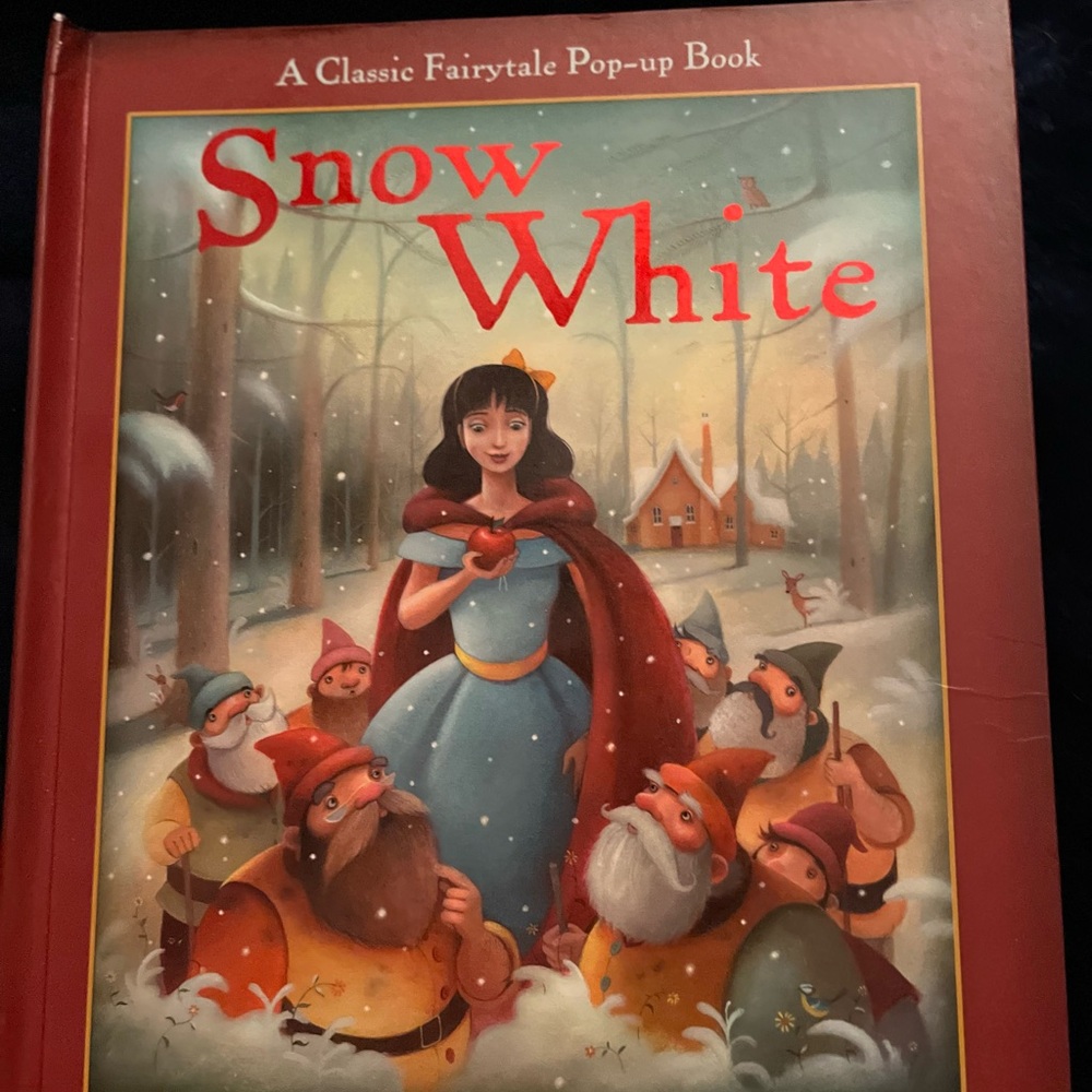 Snow White Classic Fairytale Pop-up Book